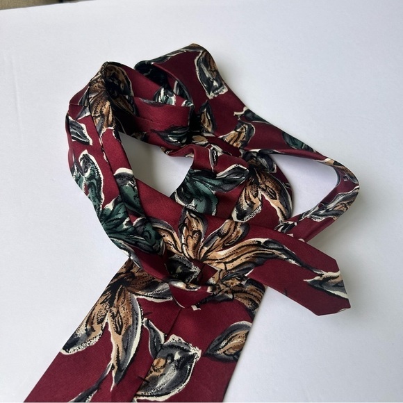 Givenchy Monsieur Men's classic colorful floral print all silk designer tie - Picture 7 of 7